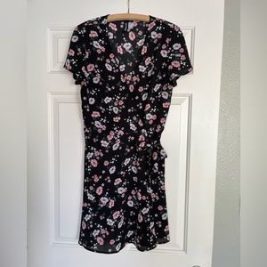 H&M black floral wrap dress size 6
